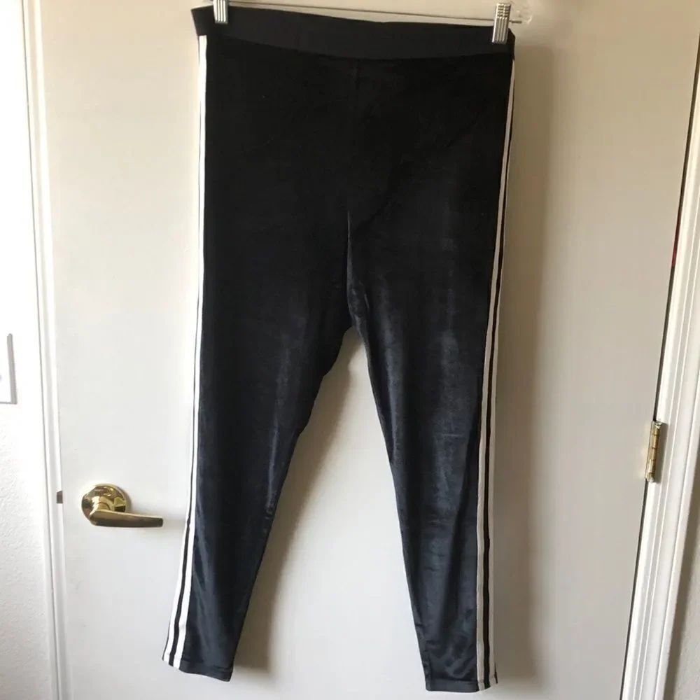 Nordstrom’s Stripe Velvet Leggings Size XL NWT
